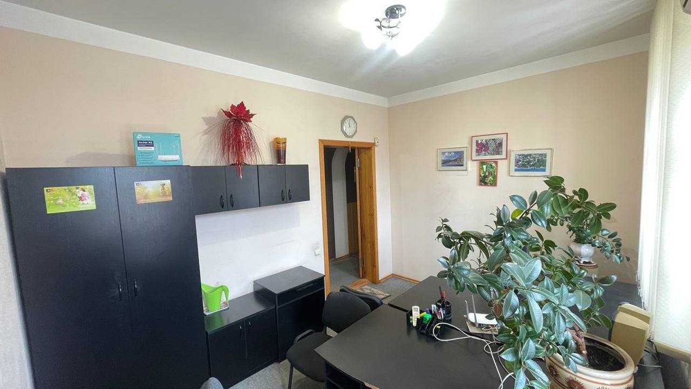 Оренда 3к офісу 75 м2 в центрі з меблями, парковкою та інд.опаленням
