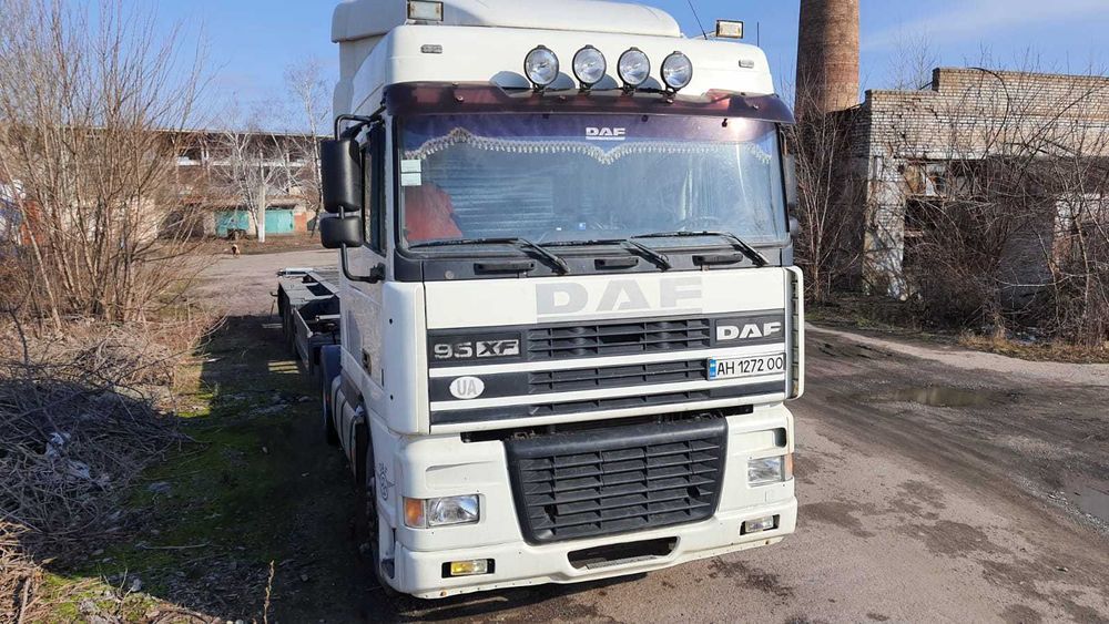 Продам тягач DAF XF95 напівпричіп ROBUSTE