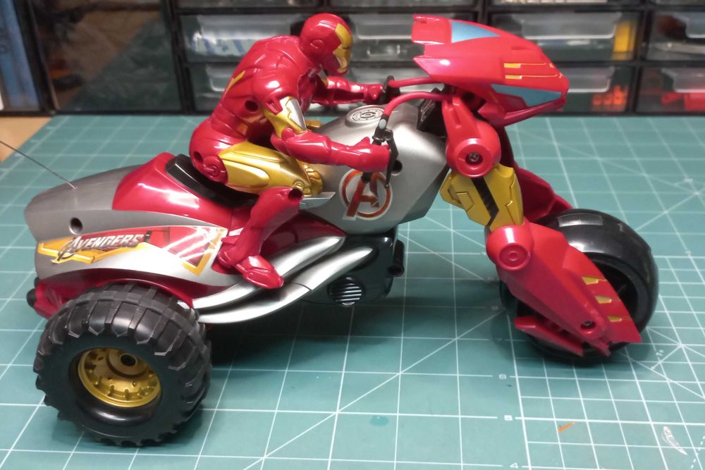 Marvel Avengers Iron Man R/C Iron Trike Silverlit