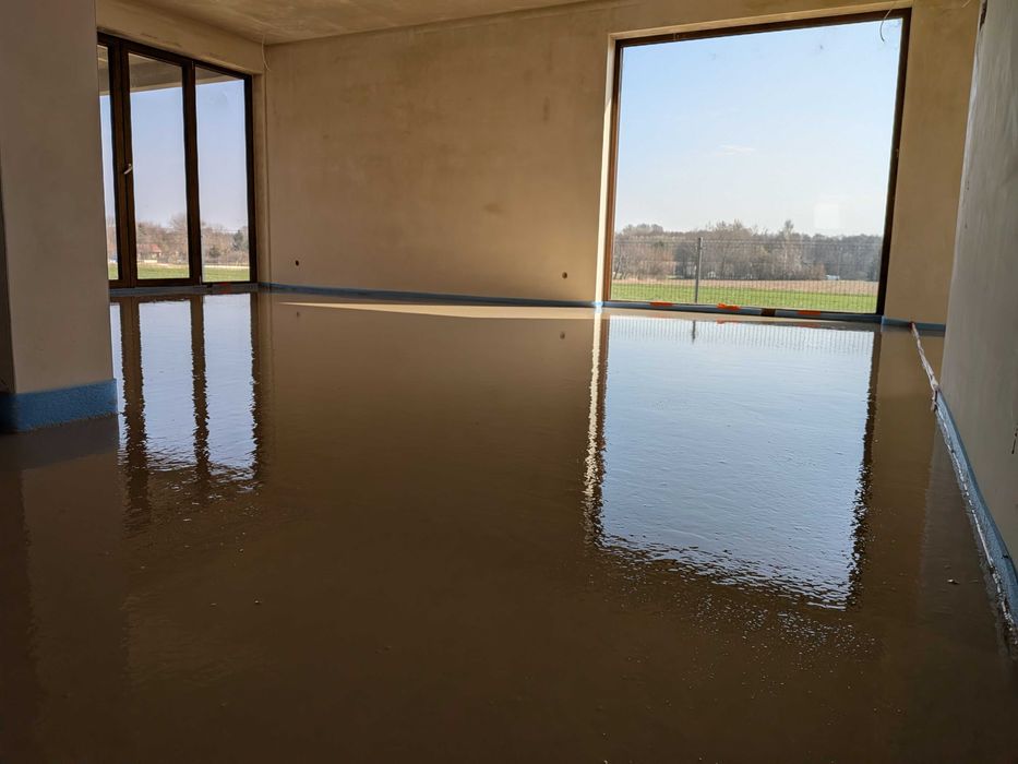 Idealne wylewki anhydrytowe posadzki Styrobeton układanie styropianu