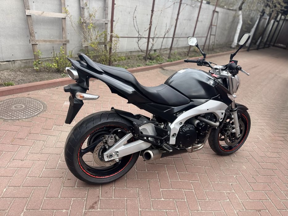 Suzuki GSR-400 Сузуки з Японії