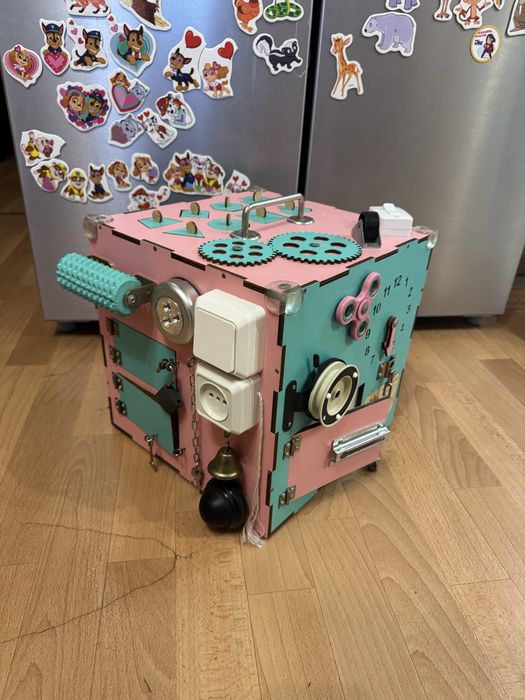 Бізікуб 30*30 для дівчинки