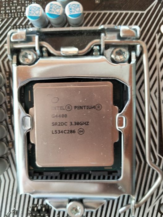Motherbroad H110 Pro-VD com processador INTEL Pentium G4400