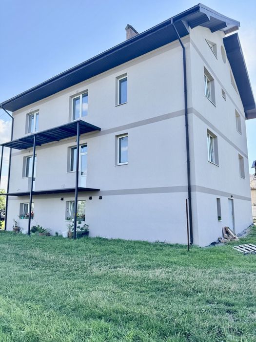 4-х кімнатна квартира в с. Підпечери, біля Івано-Франківська.