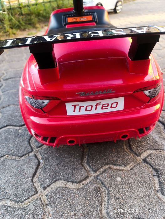 Autko jeździk dla dziecka