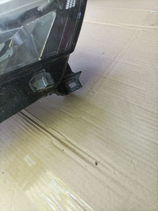 Lampa prawy przód dacia Sandero 3 iii biały środek