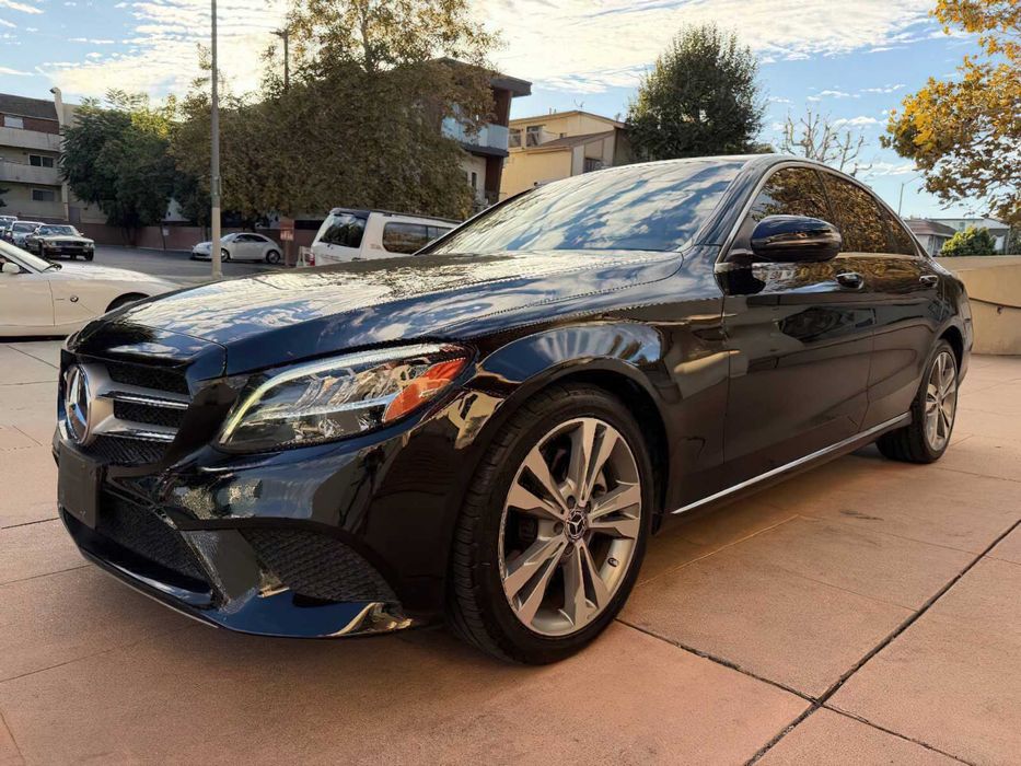 Mercedes-Benz C300      2020