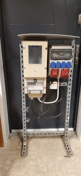 Rozdzielnia budowlana, skrzynka elektryczna, erbetka