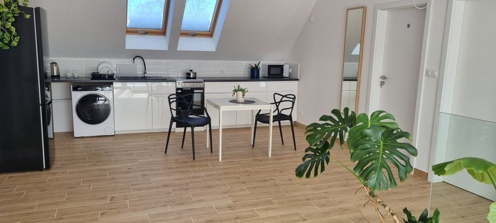 Kwatery pracownicze, pokoje z łazienkami_nowoczesny dom  k. Niepołomic