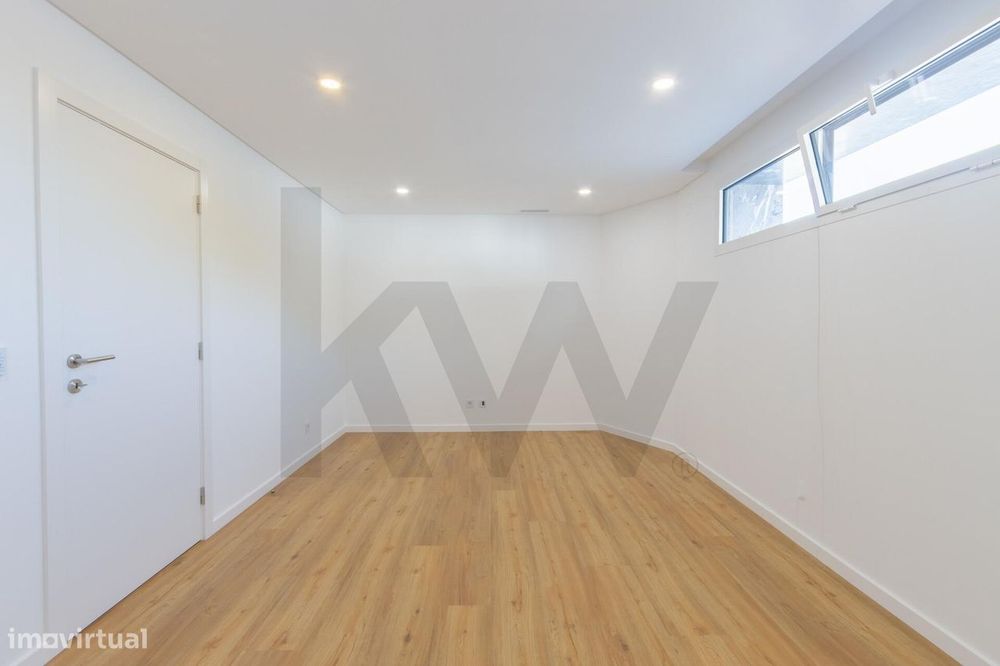 Moradia em condominio com jardim e piscina privados