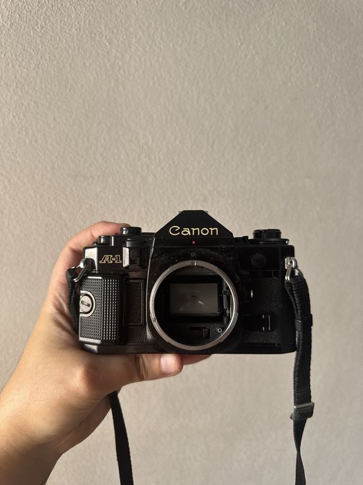 Canon A-1 + 2 Objetivas — Kit Completo Analógico