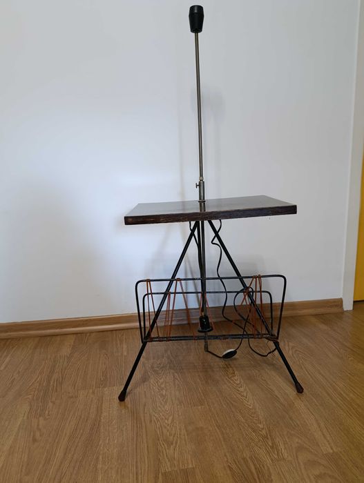 Gazetnik ze stolikiem i lampą / stolik PRL