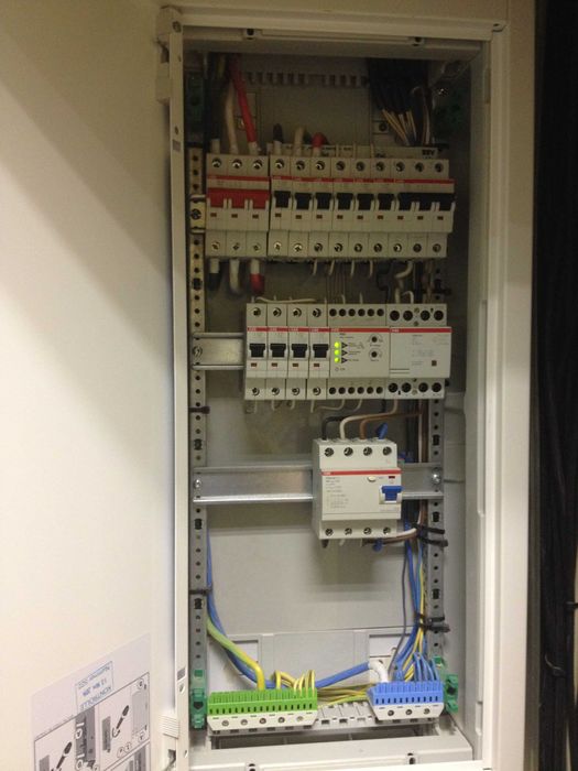 Услуги электрика в городе и области