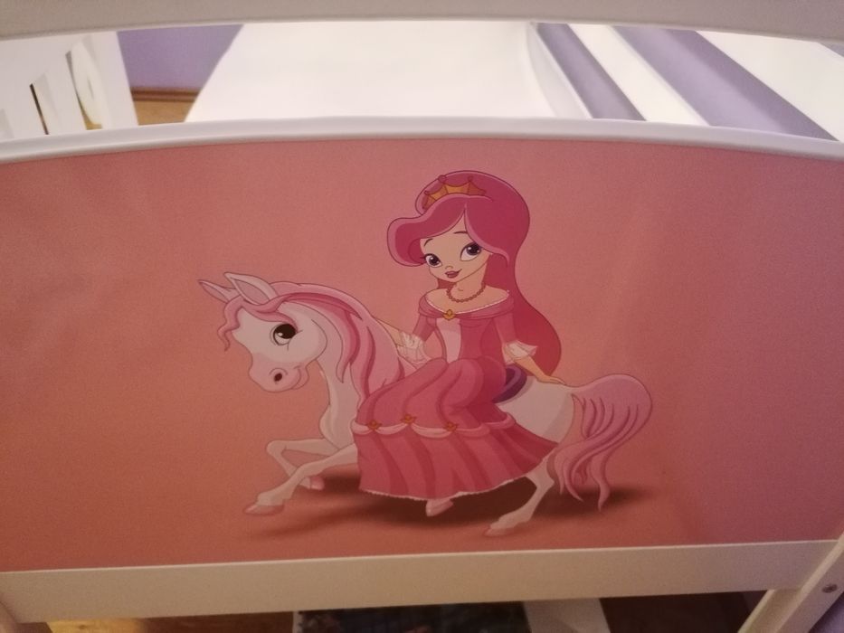 Łóżko dla dziewczynek