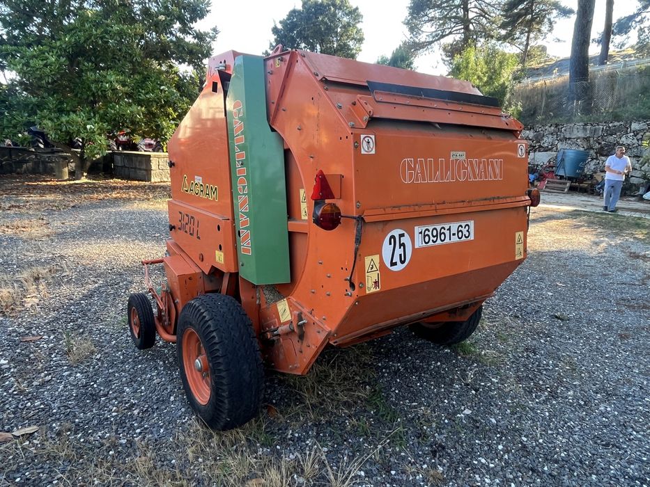 Enfardadeira de rolos Galignani 3120L