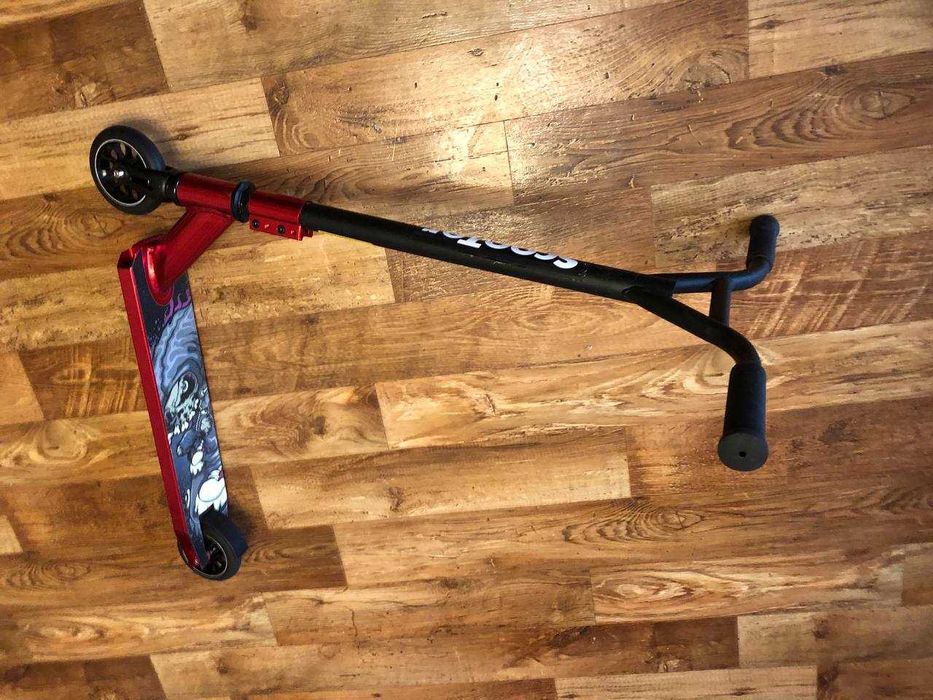 Надміцний трюковий самокат 
Колеса 110 мм
Витримує 100 кг