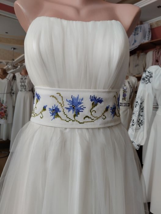 Вишиті жіночі плаття