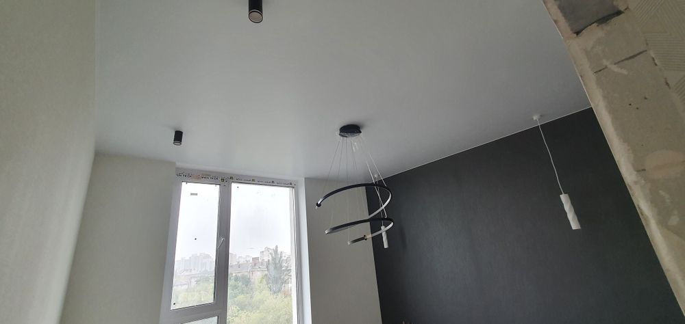 Натяжні стелі. Натяжные потолки.