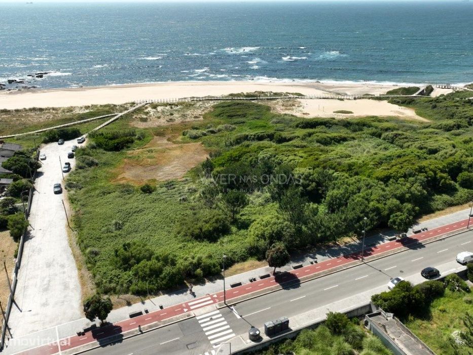 Terreno com 8.250m2 e vista mar, na Madalena.