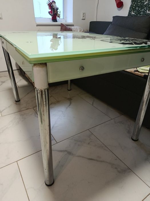 Продам стол , очень красивый!