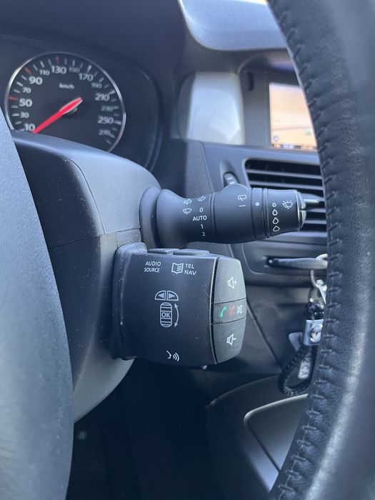RENAULT LAGUNA 2012 Рено Лагуна