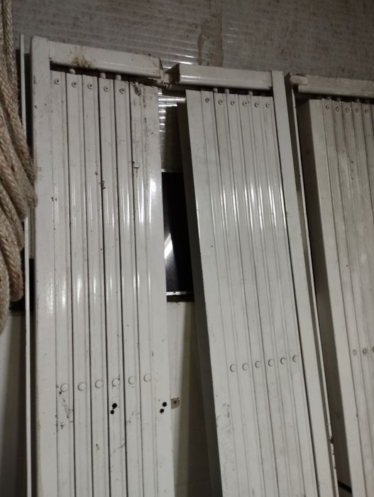 Grandes janelas em boas condições