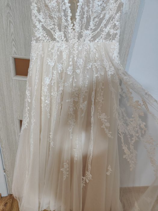 Sprzedam piękną suknię ślubną