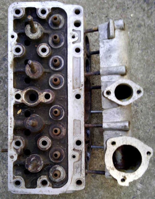 Головка двигуна на Москвич