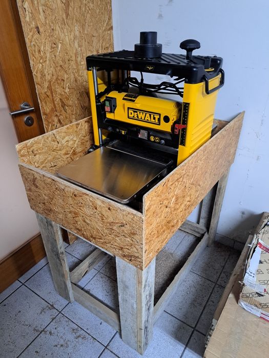 Desengrossadeira DEWALT DW733 + bancada com sistema de recolha
