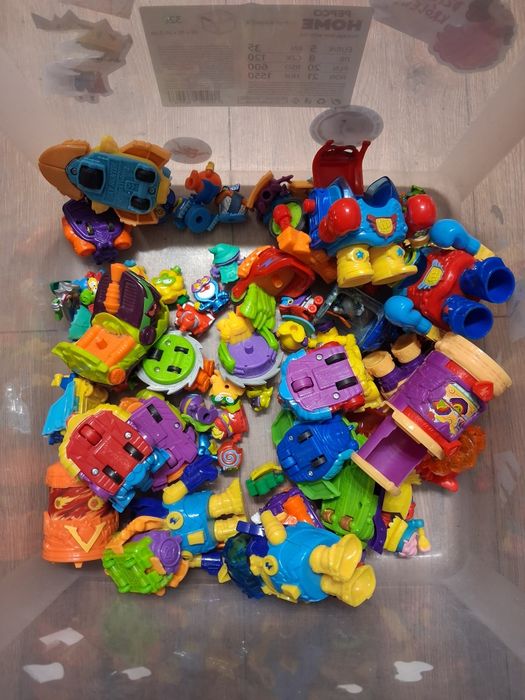 Figurki super things używane