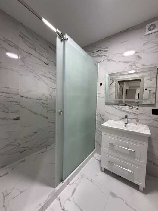 Здається 2-х к квартира в центрі, перша здача, жк закритого типу