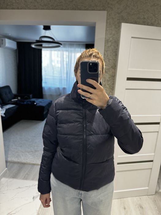 Темно-синя легка курточка