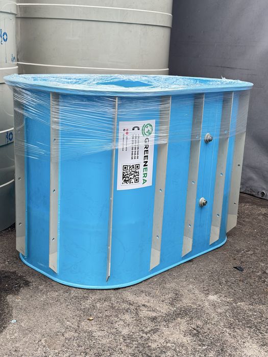 Вертикальна ємність з поліпропілену на замовлення, по ТЗ або кресленню