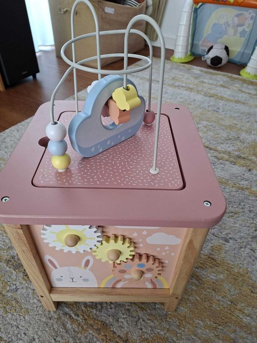 mesa de atividades em madeira