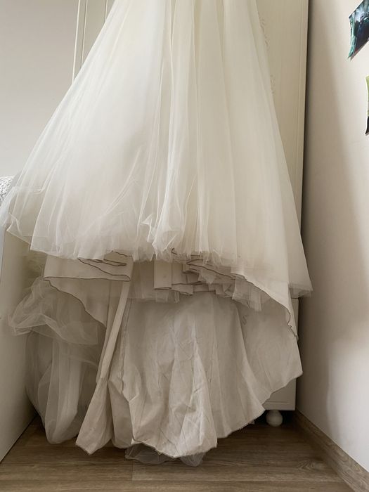 Сукня весільна.