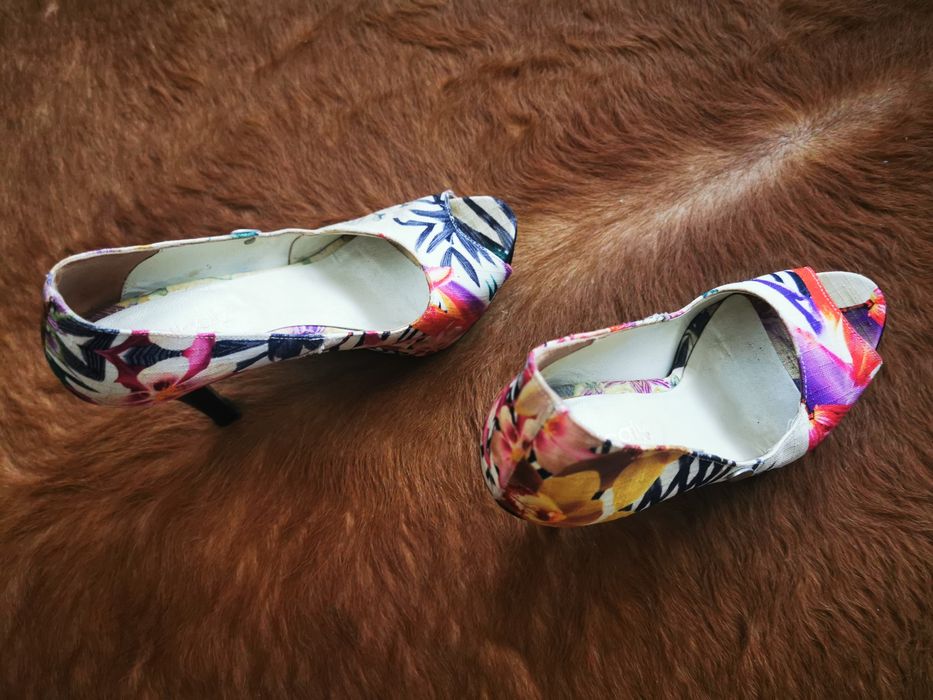 Sapatos Floridos Pedicaty