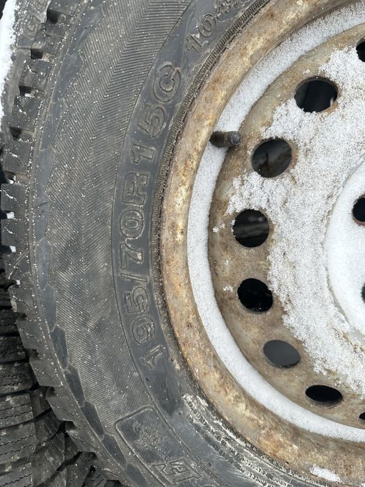 Зимові шини з дисками на vw t4 195/70r15 5x112 et 55