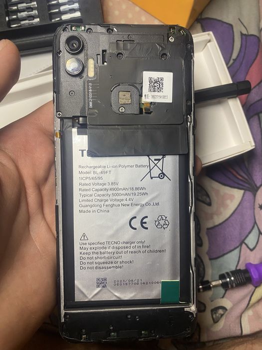 продам телефон на разбор или востановление