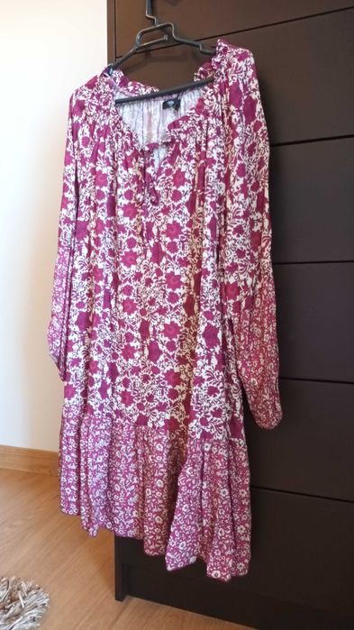 Vestido em bege e rosa