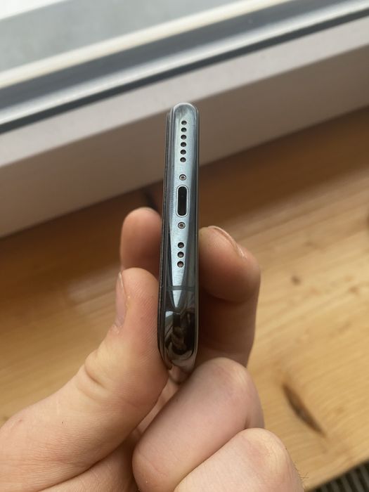 Продам айфон 11 про