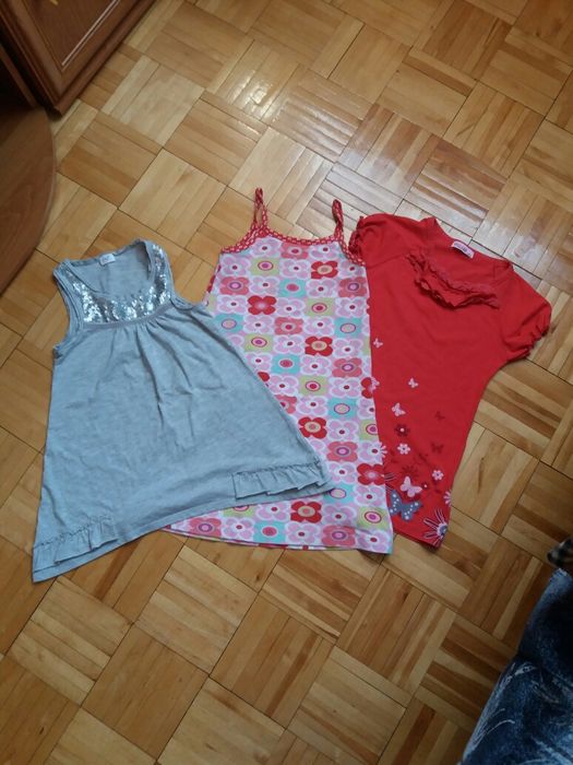 Bluzki plus sukienka na dziewczynkę rozmiar 128