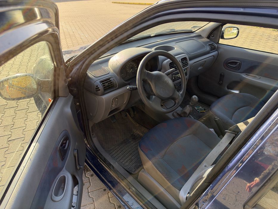 Renault thaila 1.4 bezyna 2001 rok