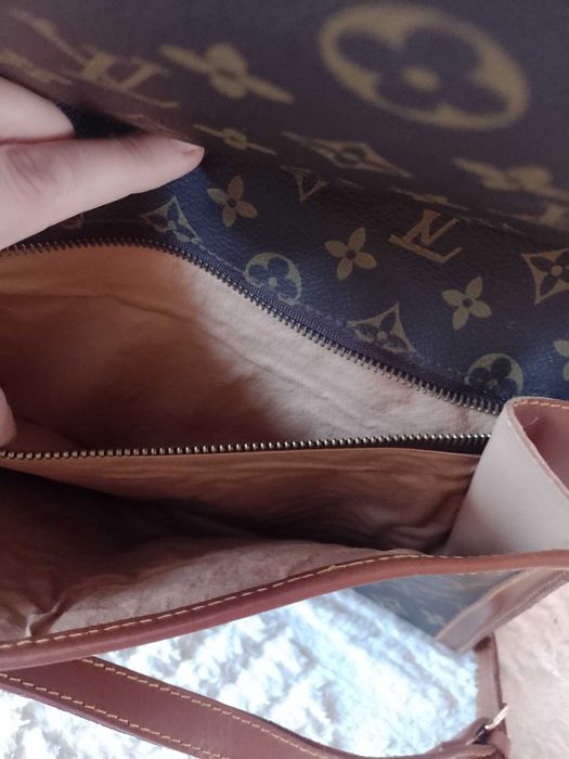 Louis Vuitton/ Brązowa, duża torebka listonoszka