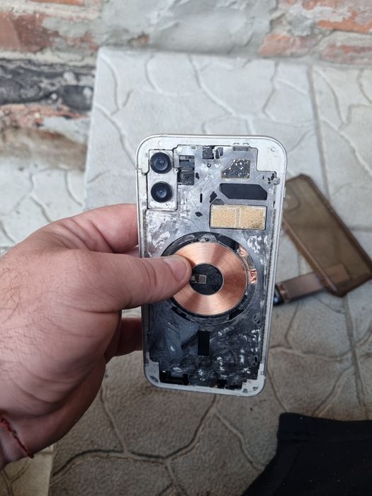 Продам iPhone 12