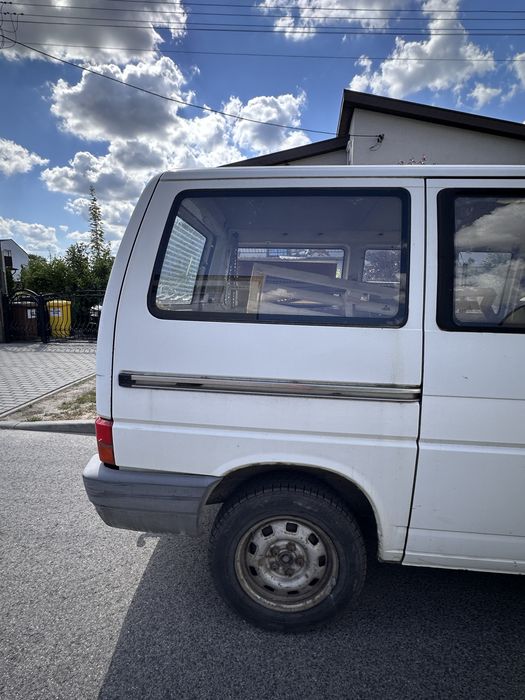 Volkswagen Transporter T4 1.9 D | 1996 | 3-osobowy | Hak | Przegląd do 08.05.2027