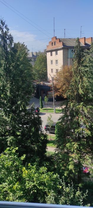 Подобово 2 кім. Чернівці 1-6чел. вул.Небєсної Сотні 19. ( Стасюка.19)