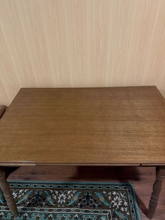 Продается деревянный раскладной стол