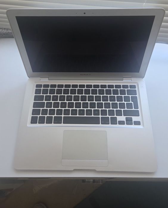 MacBook Air Original Modelo A1237 (Ano 2008) em Excelente Estado Estético e Funcional