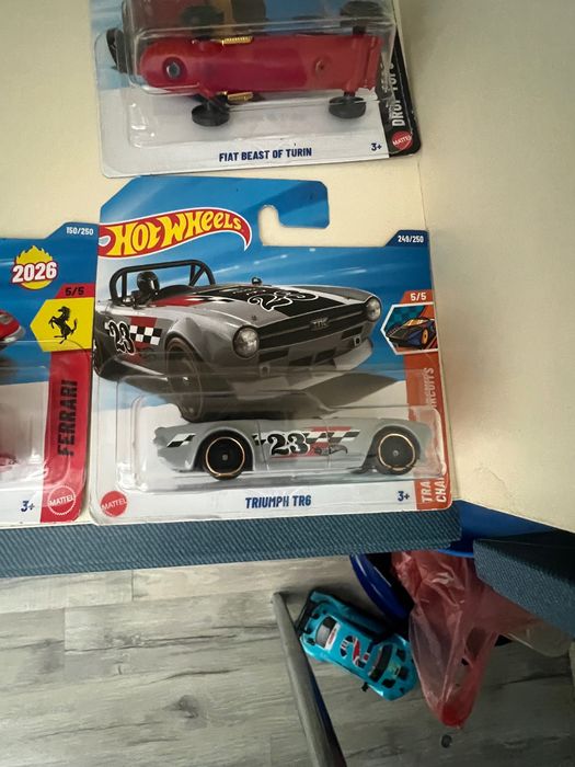 Обменяю машинки Hot wheels