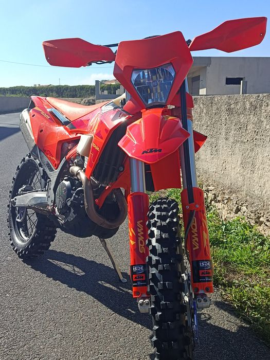 KTM 350 Sixdays 2025 matriculada